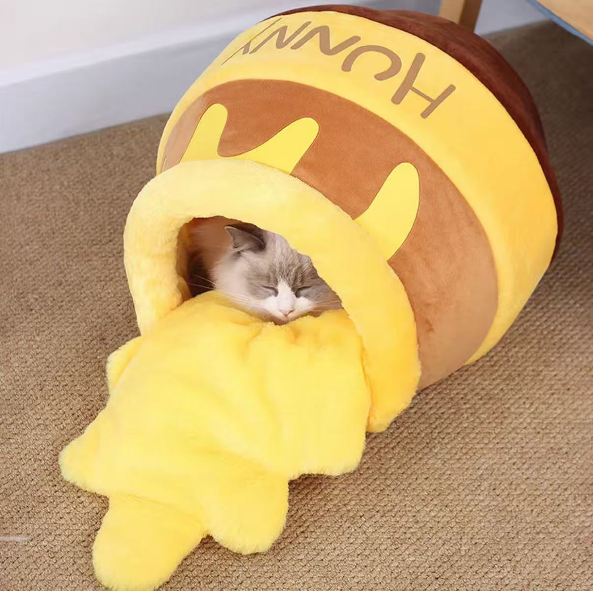 Honey jar cat bed